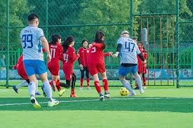 详解棒球规则中的满垒保送判定当投手失去准星时的心理崩溃